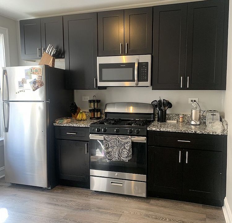 1st image of 2500 N Rockwell St APT 1