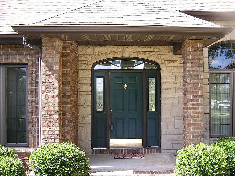 2nd image of 2709 W Sharon Dr