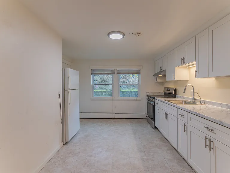 46 Aldrich Rd #A — Photo 11
