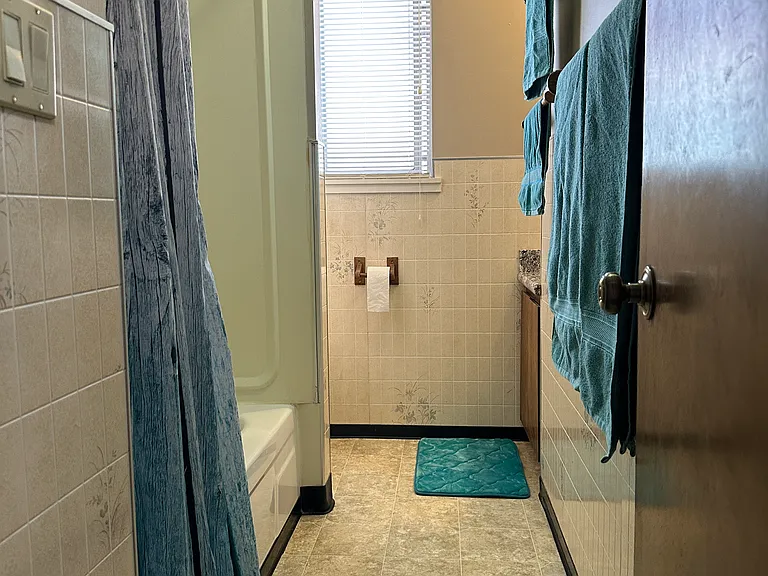 All the towel bars you could possibly need.