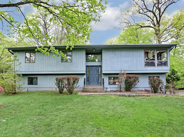 23 Sherwood Ridge Road, Pomona, NY 10970