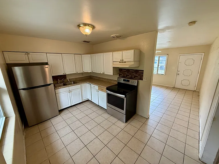 630 Starbird St — Photo 3