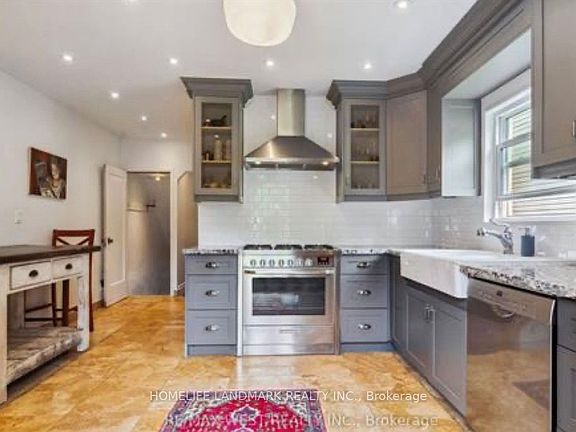 4th image of 68 Hastings Ave