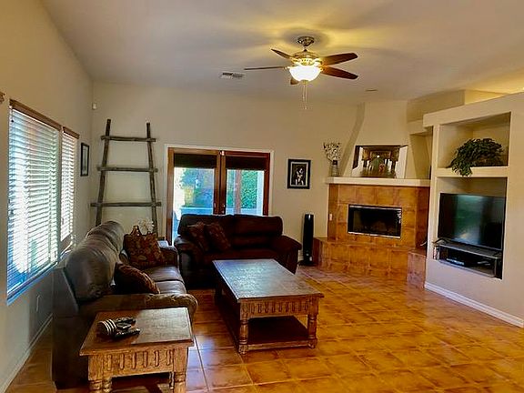 2nd image of 77540 Calle Madrid