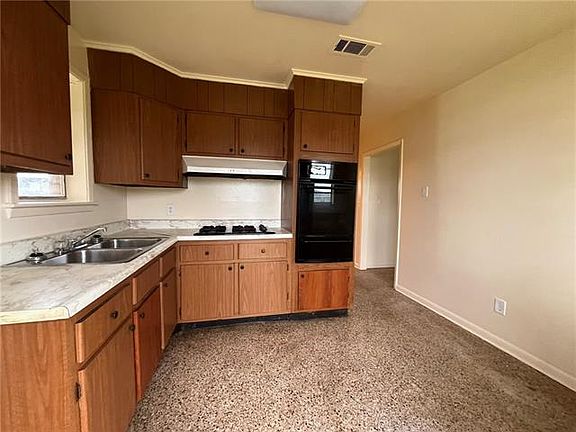 4th image of 1342 Central Ave