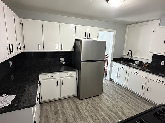 3rd image of 2941 Georgia St