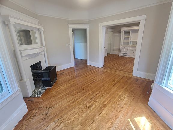 3rd image of 2411 Bryant St