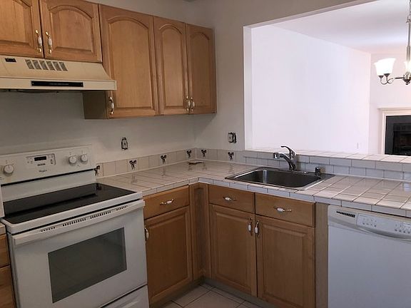 3rd image of 2833 Yarling Ct