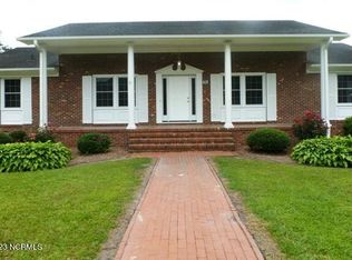 418 E Quinn St, Beulaville, NC 28518