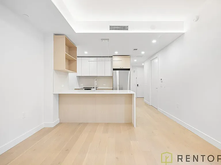622 11th Ave #1008 — Photo 3