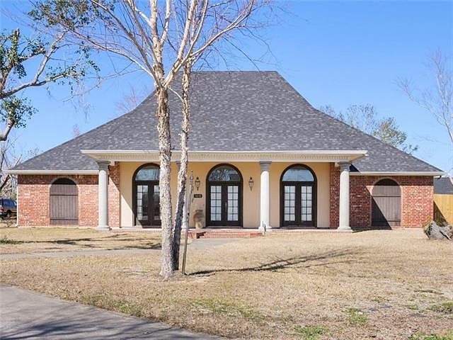 1st image of 1810 Louis Cir