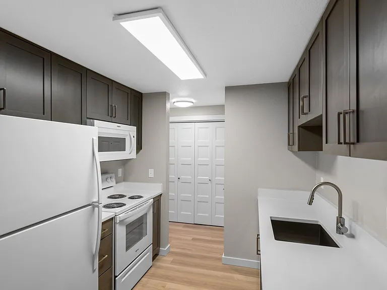 Cascades Apartments — Photo 23