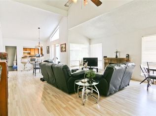 566 Hunters Glen St, Lewisville, TX 75067