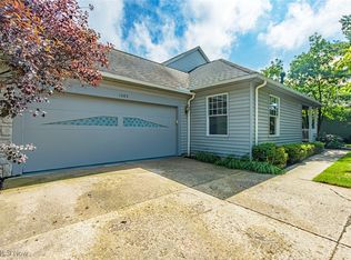 1003 Galsworthy Dr, Akron, OH 44313