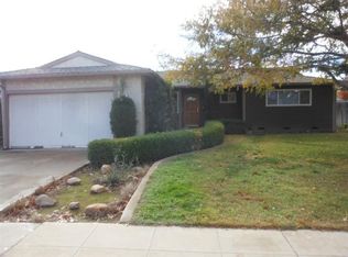 198 W Ashcroft Ave, Clovis, CA