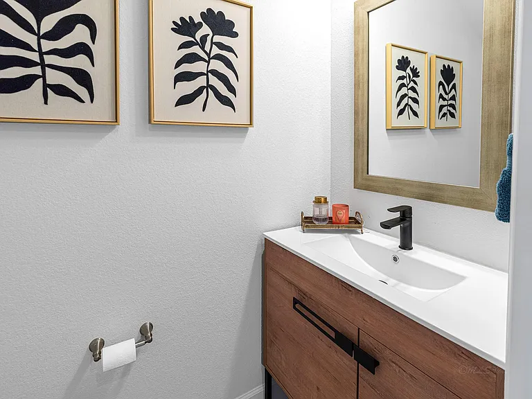 5615 Logan Ridge Ln — Photo 12