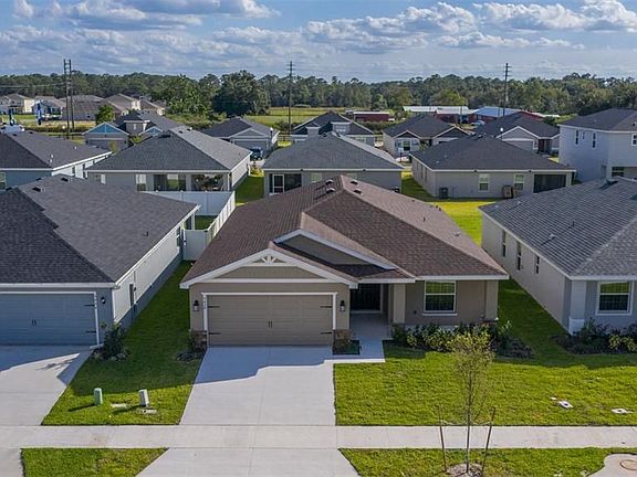 3rd image of 5424 Geneva Way