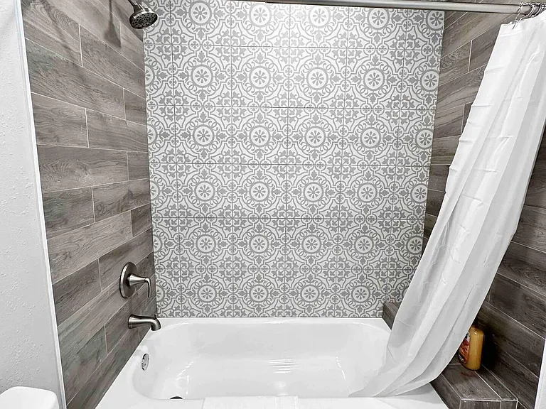 Full Bathroom with Bathtub