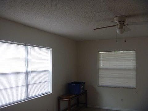 3rd image of 1020 15th Ave NW APT A