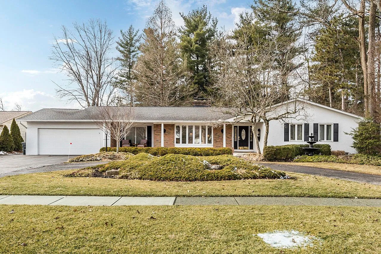 829 Cherry Bottom Rd photo 1