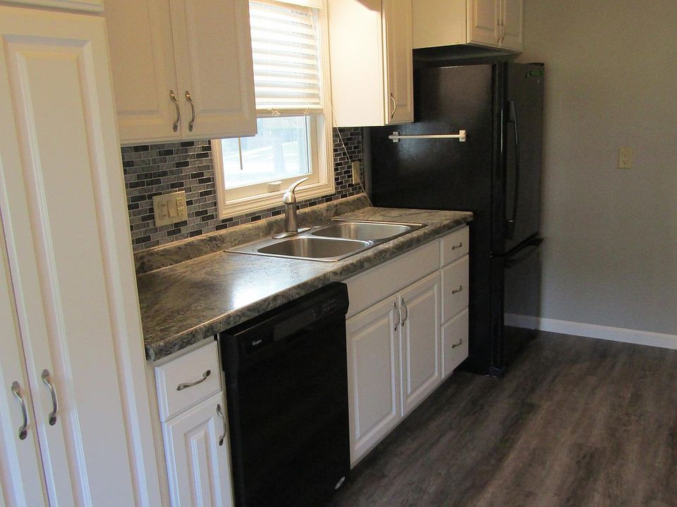 1st image of 302 S 12th St