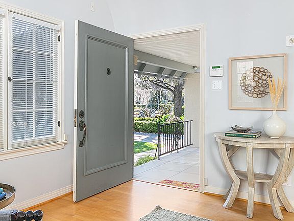 5th image of 1425 Linda Vista Ave