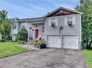 45 Revere Cir, Washingtonville, NY 10992