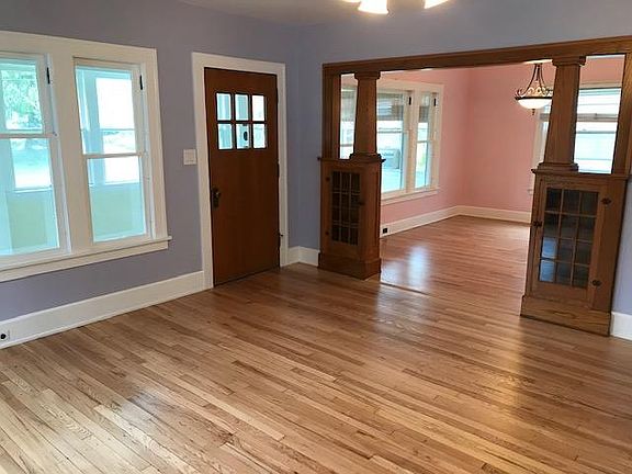 4th image of 440 Bell St