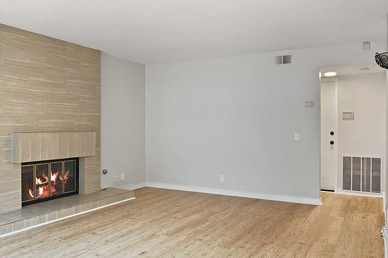 1st image of 958 Paseo Entrada