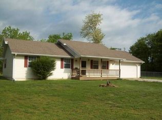 184 Dickens Cir, Forsyth, MO 65653