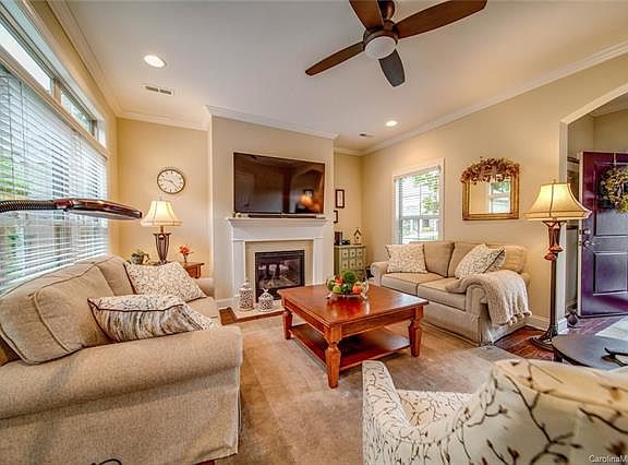 3rd image of 1220 Avalon Pl