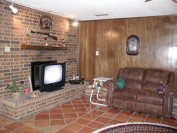 3rd image of 901 N Dale Ave