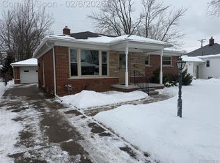 21906 Sunnyside St, Saint Clair Shores, MI 48080