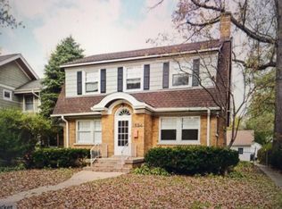 1524 Elmwood Ave, Wilmette, IL