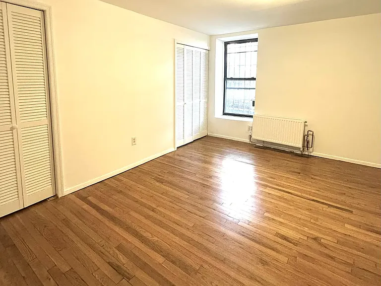 85 6th Ave #C — Photo 16