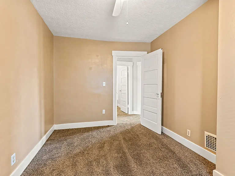 181 W Norman Ave — Photo 18