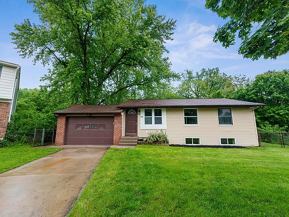 3rd image of 3305 Robin Hill Ct E