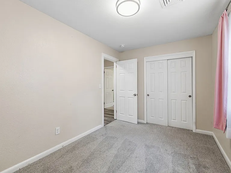 408 E Little Creek Rd — Photo 21