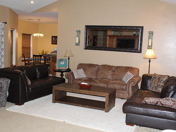 5th image of 130 E Bonita Dr