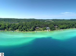 1897 Haywards Pine Trl, Kewadin, MI 49648