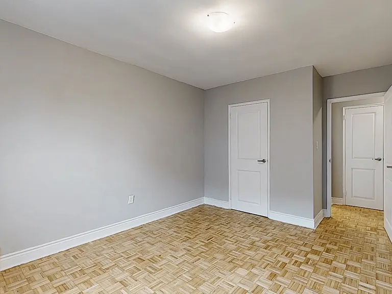 296 Grenfell St — Photo 19