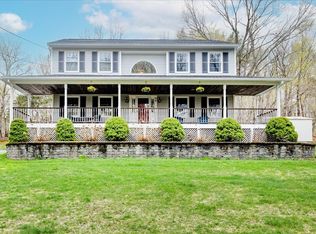 87 Martin St, Essex, MA 01929