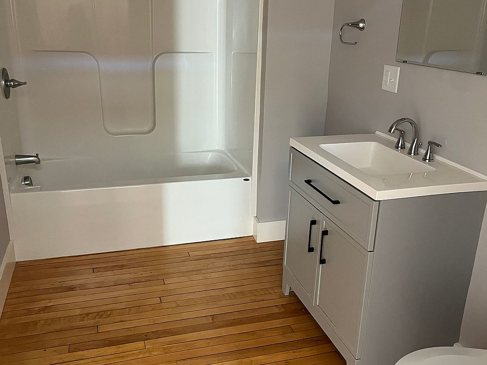 1st image of 21 Jefferson St #10