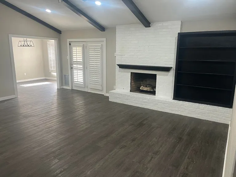 8007 Elmwood Ave — Photo 5