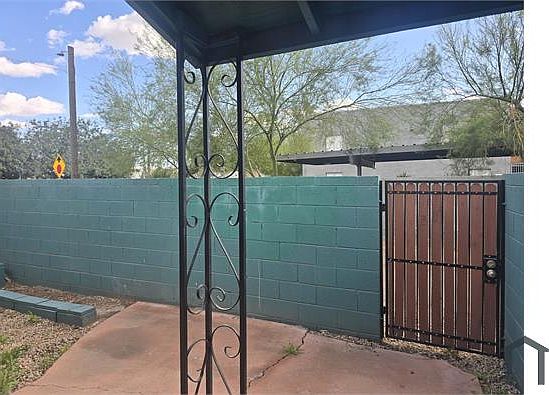 2nd image of 1024 S Dorsey Ln APT 1