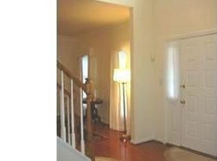 46 E Periwinkle Ln, Newark, DE 19711