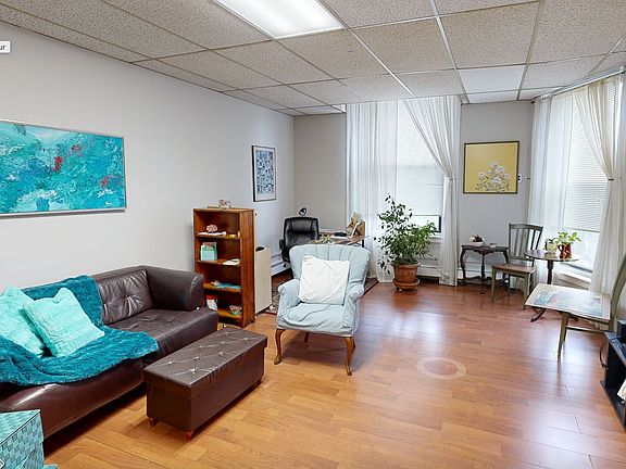 3rd image of 47 Bay State Rd #2