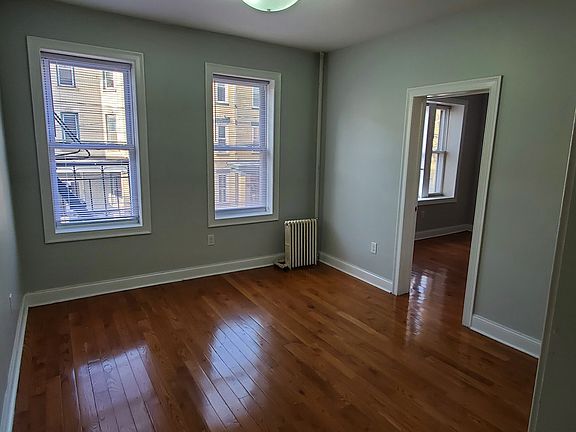 3rd image of 384 Baldwin Ave #6E