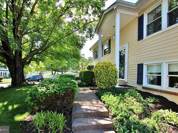 2nd image of 14156 Landon Ln