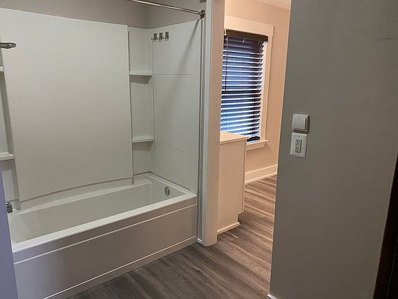 5th image of 27 Elm St #B